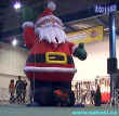Santa Claus byl ohromnou atrakc pro dti. V hale stli hned dva!